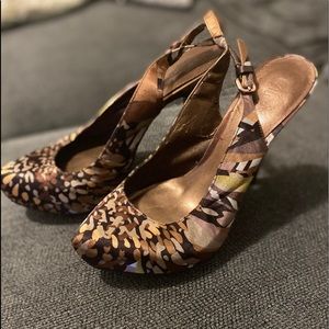 Women’s Carlos heels